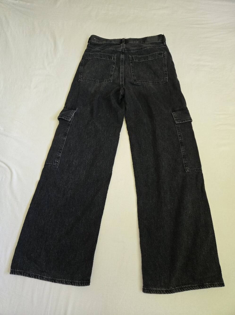 American Eagle Super High Rise Baggy Wide Leg Jeans Cargo Black Size 0 Short - Picture 4 of 12